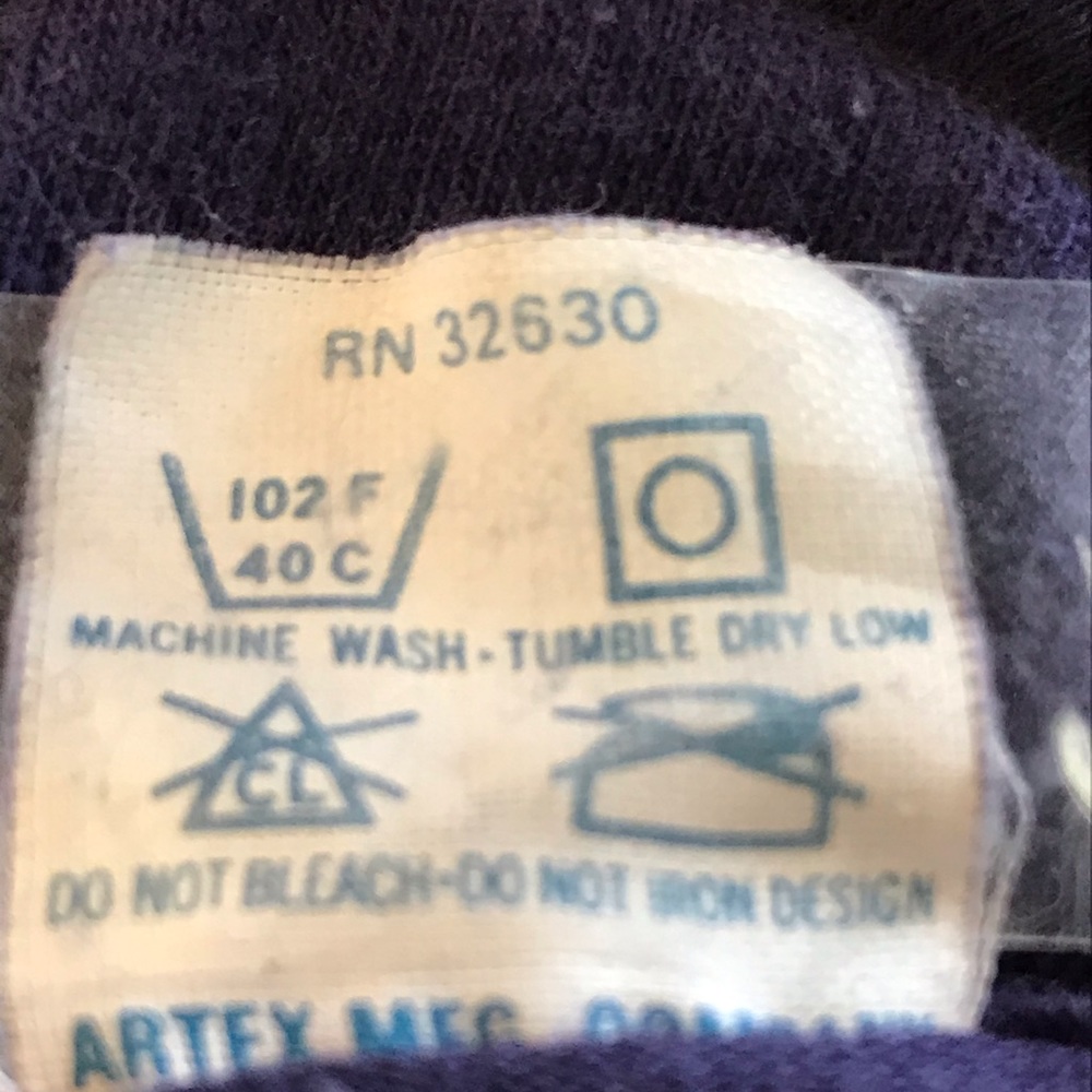 Vintage Disney Epcot Screen print Tee - Picture 5 of 6